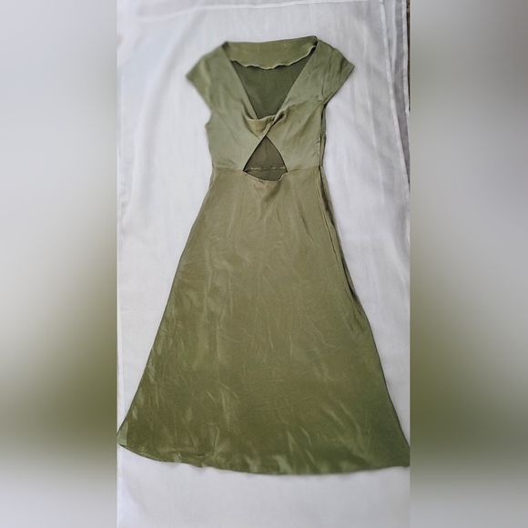 Selfie Leslie Olive Satin Midi Dress - Picture 3 of 16